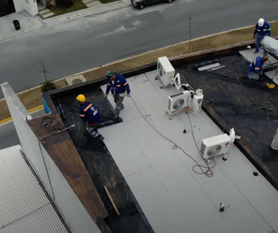 Impermeabilización residencial en losa y cubiertas en Monterrey por Airregio
