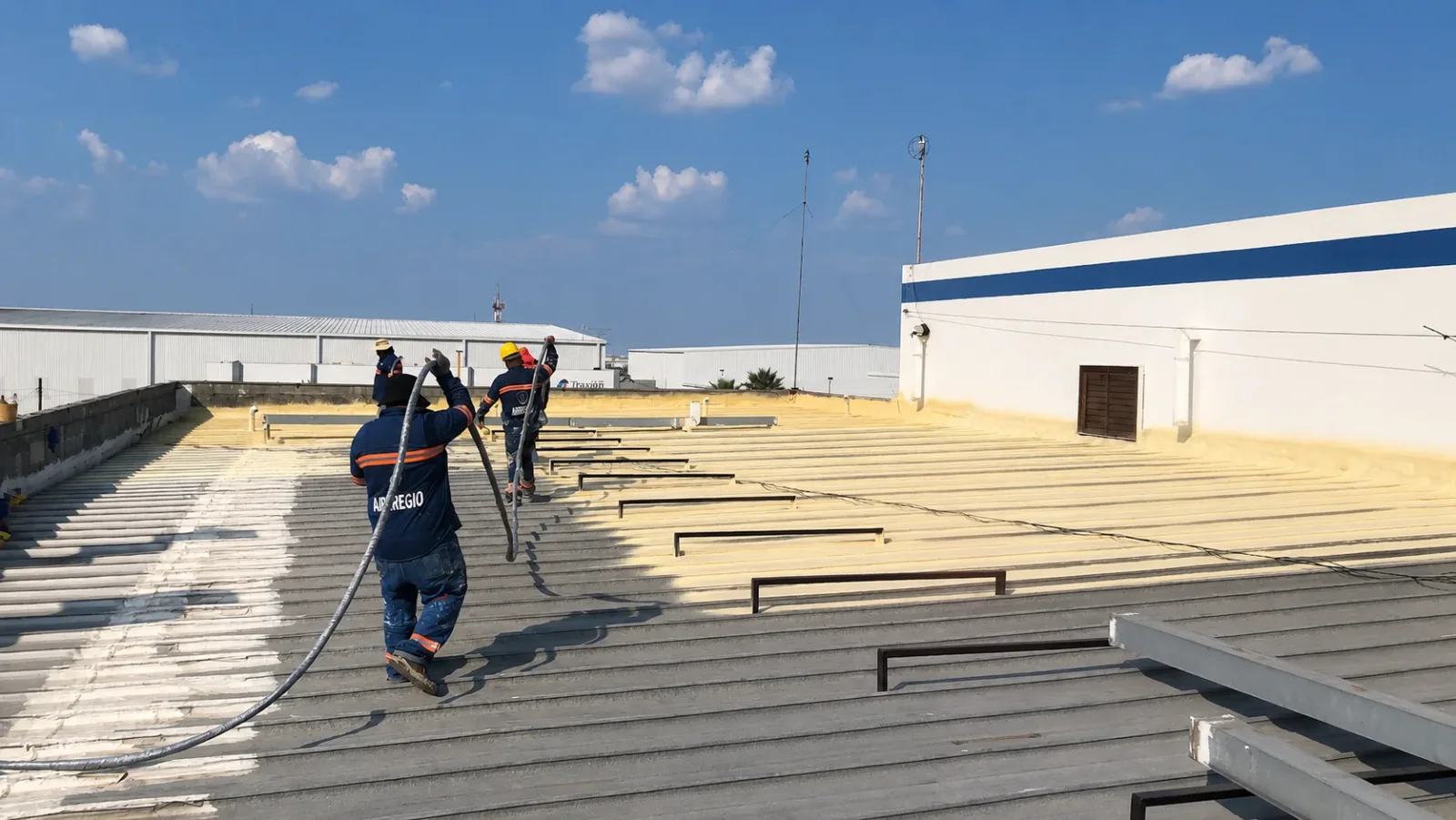 Aislamiento térmico comercial en plaza y oficinas en Monterrey por Airregio
